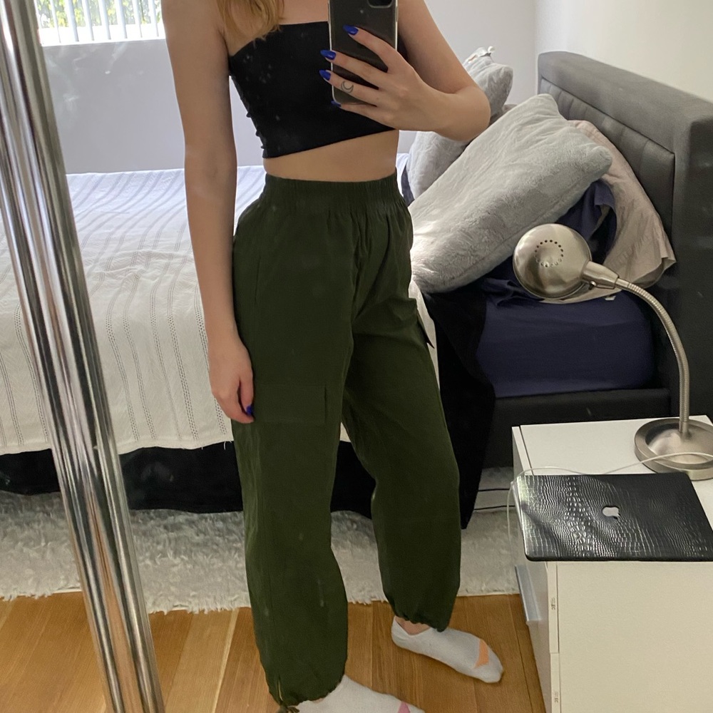 ⚡️URBAN OUTFITTERS Army Green Cargo Pants